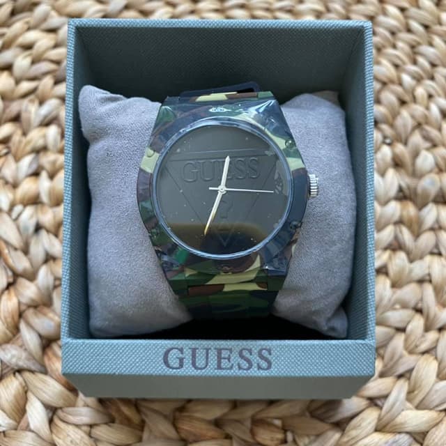 GUESS GWW0979L16