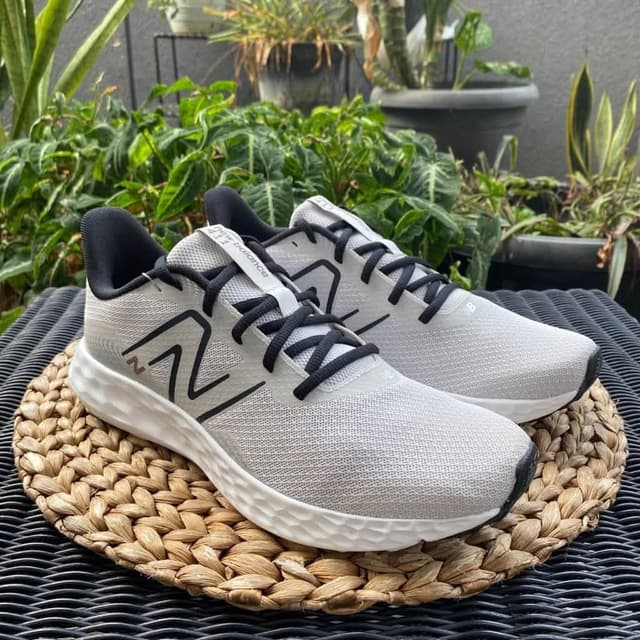 NEW BALANCE M411RE3