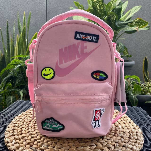 NIKE 3089