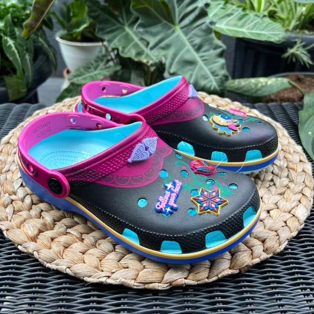 CROCS 210505