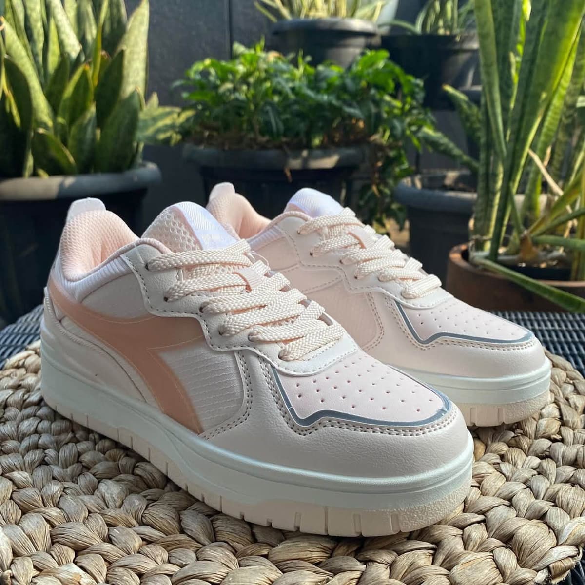 DIADORA Pegio