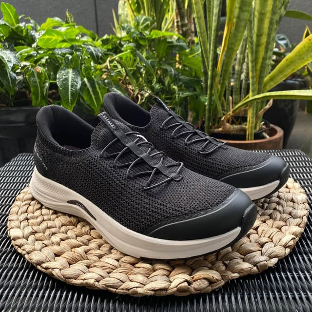 SKECHERS 104761
