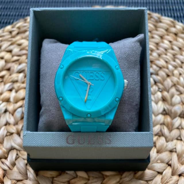 GUESS GWW0979L10