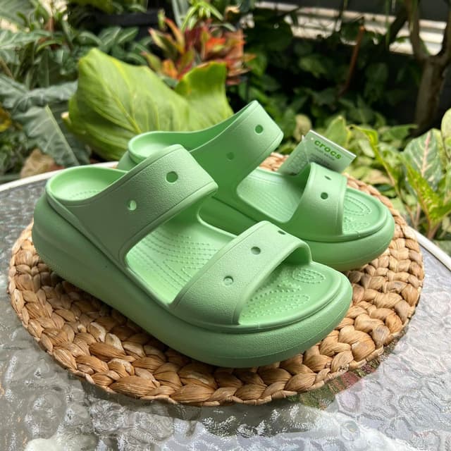 CROCS 207670