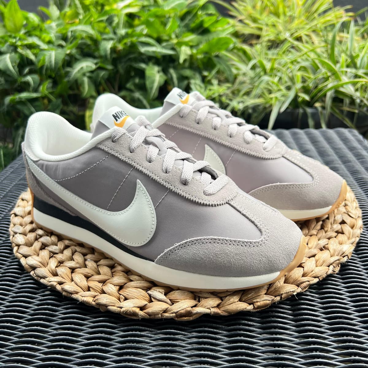 NIKE Pacific HQ2052