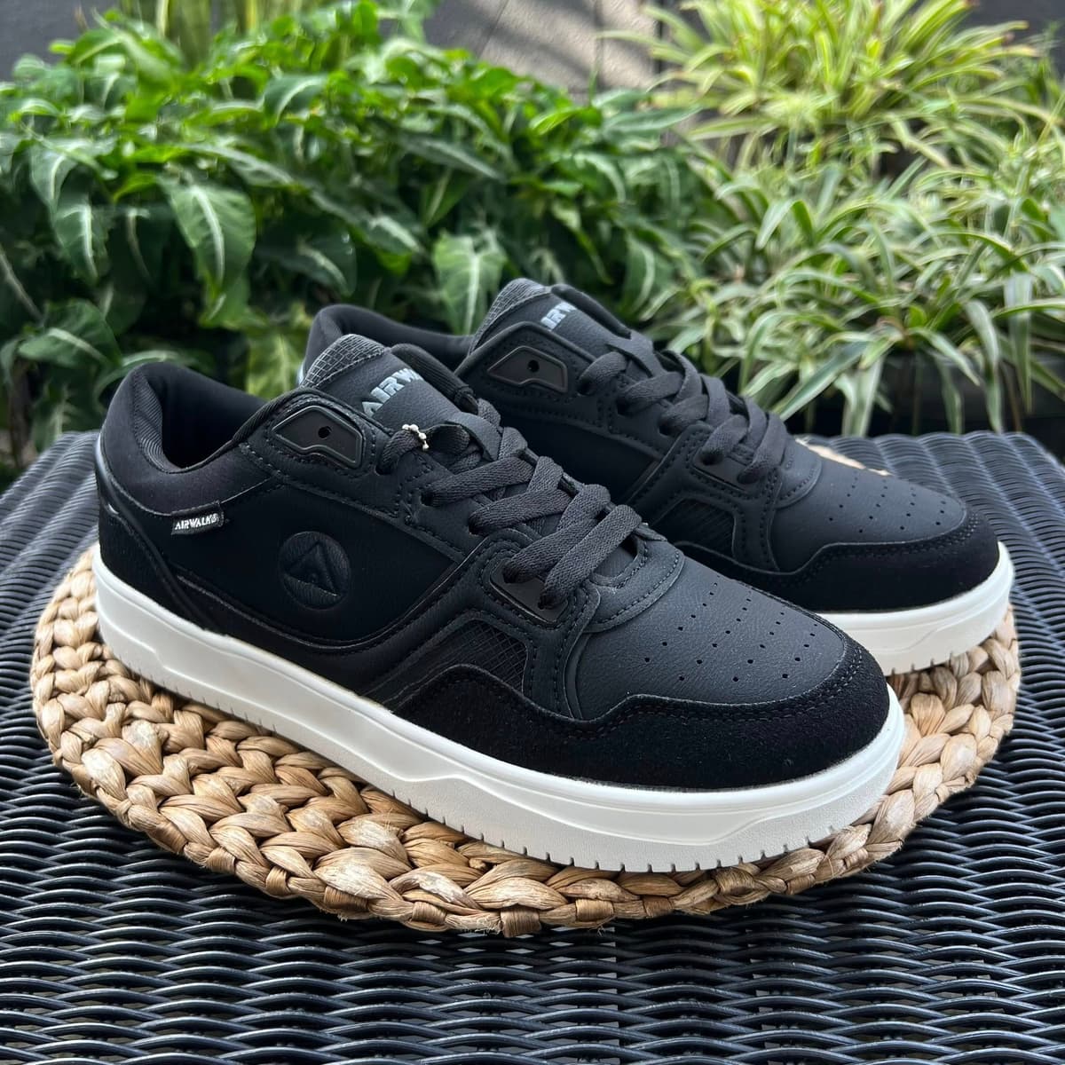 AIRWALK Early