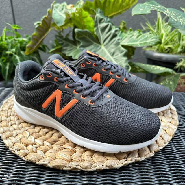 NEW BALANCE M411XC2