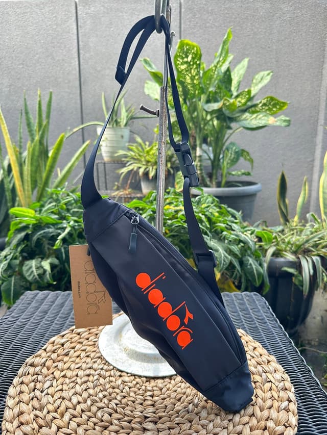 DIADORA Poeta