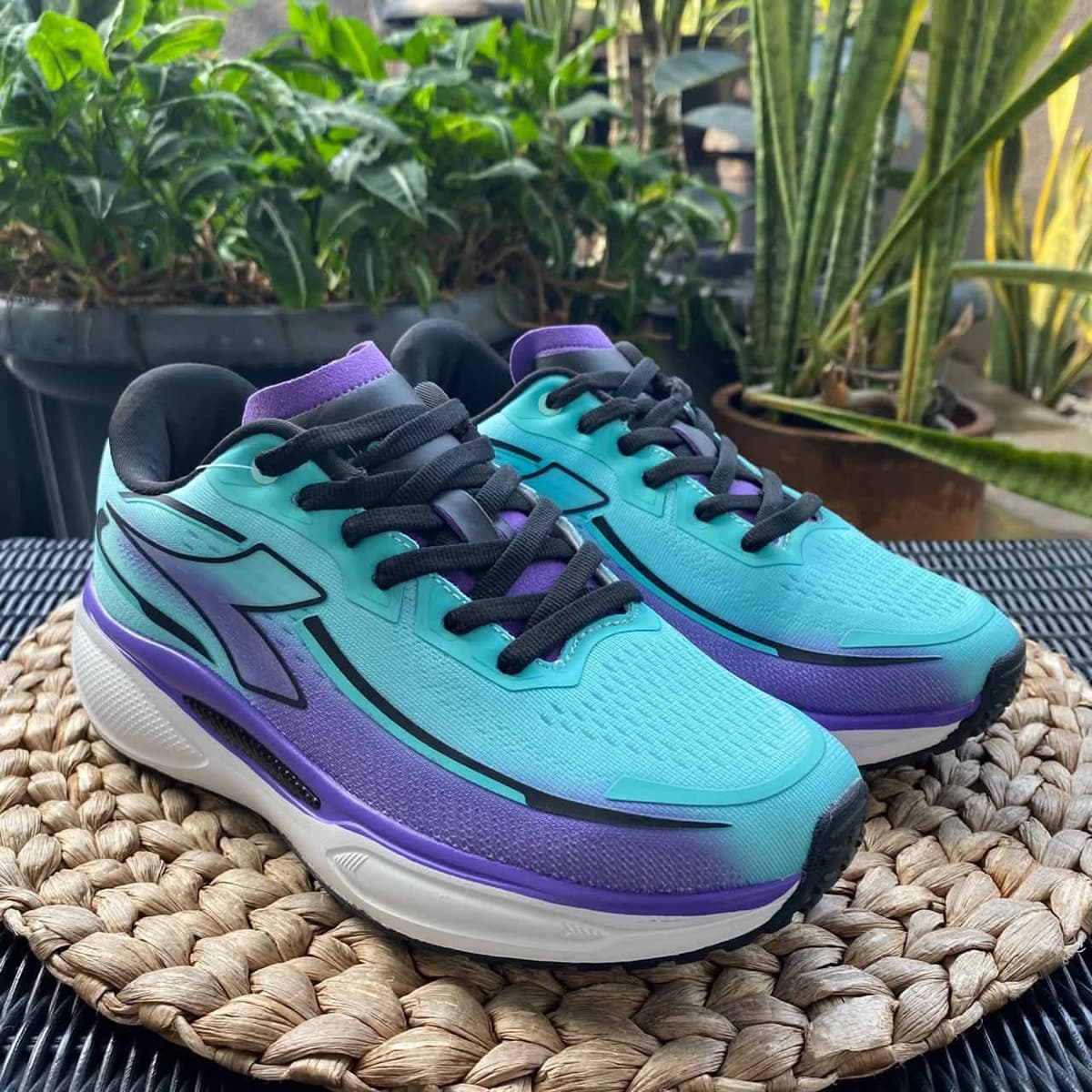 DIADORA Plueto
