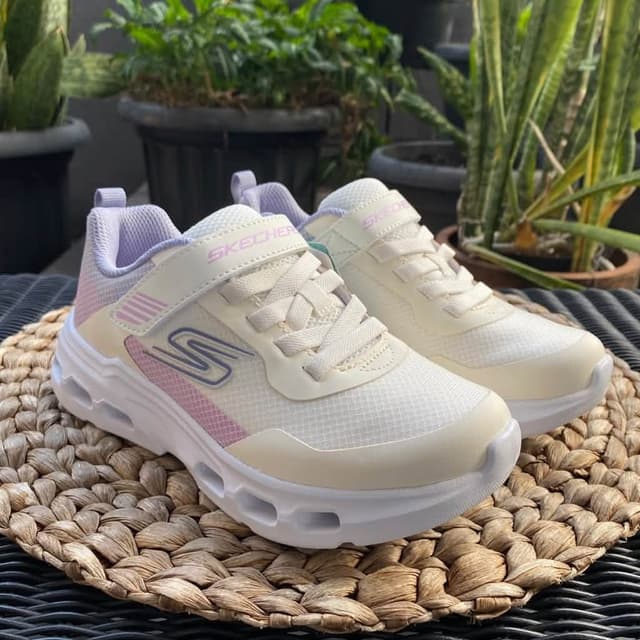 SKECHERS 303682