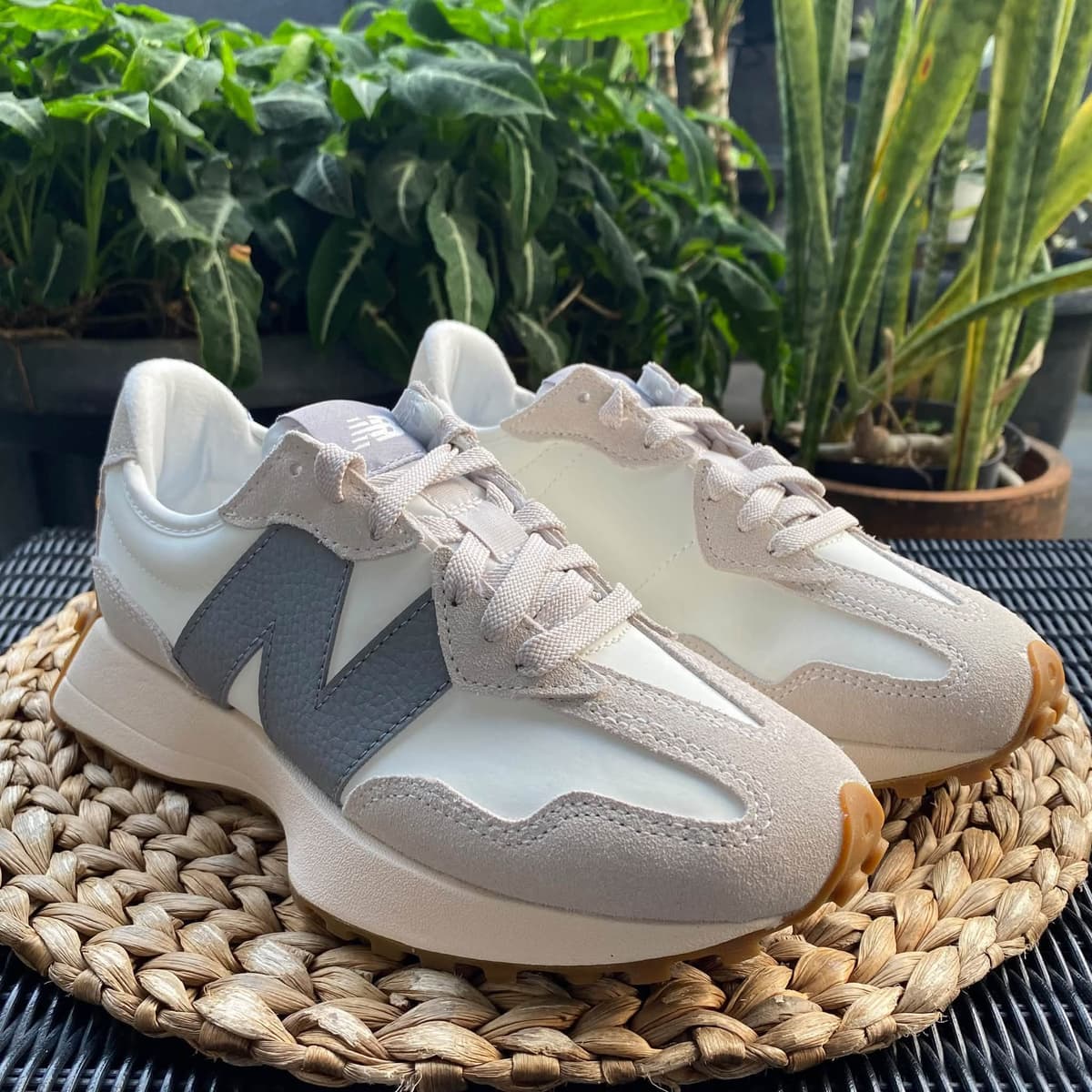 NEW BALANCE U327LT