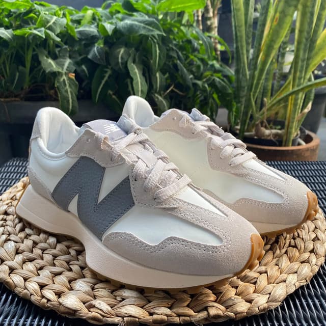 NEW BALANCE U327LT