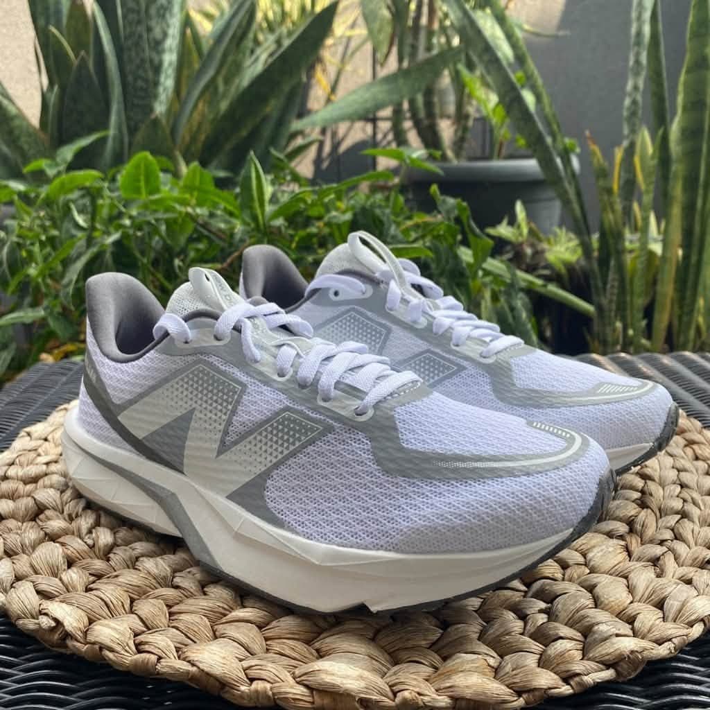 NEW BALANCE UFLSHTW7