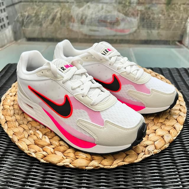NIKE Air Max Solo FN0784