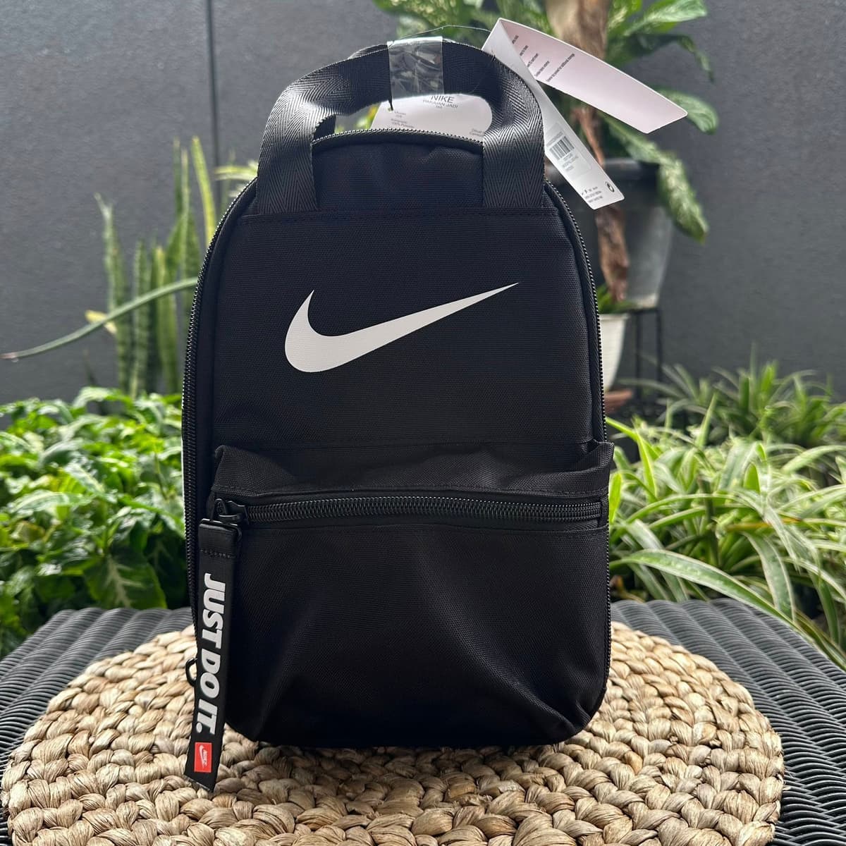NIKE 2937